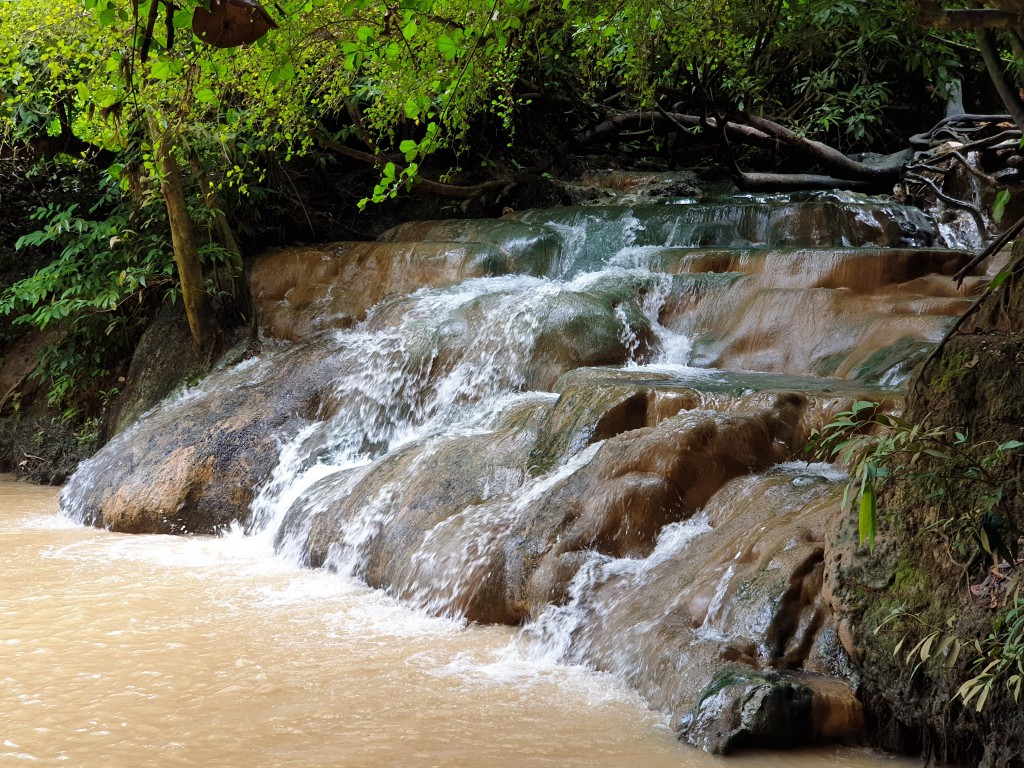 Jungle Tour Hot Spring + Emerald Pond & Tiger cave