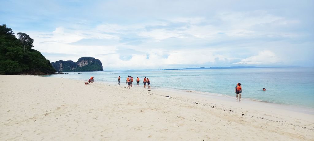 One day tour Phi Phi by Speed boat